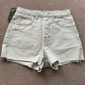Jean shorts distressed, wild fable, light denim size 4  NWT